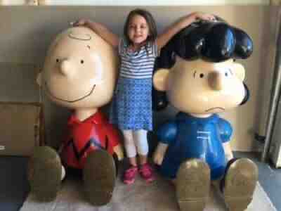 PEANUTS - SET of 2 STATUES FIBERGLASS WITH DRAWINGS AND SIGNED BY MELENDEZ