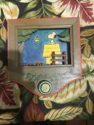 SNOOPY AND WOODSTOCK- PEANUTS ANRI WOODEN WALL HANGING MUSIC BOX â??Yellow Bird"
