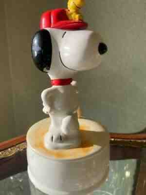 Snoopy Peanuts Ceramic music box Take Me Out To The Ballgame, 1972 Taiwan
