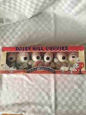Peanuts Memorabilia Collectibles : Daisy Hill Puppies Set 6 Value