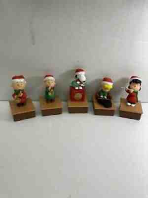 Â Hallmark Charlie Brown & Peanuts Gang 2011 2012 Wireless Christmas Band