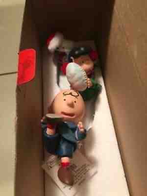 Peanuts Christmas dept 56 Charlie Brown/lucy clothtique