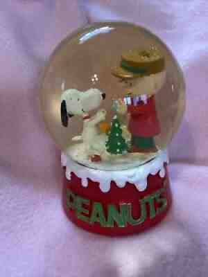 Peanuts musical globe charlie brown christmas