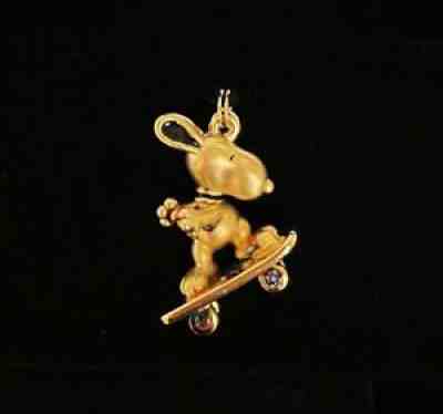 Vintage Peanuts Snoopy on skateboard 14k GOLD Pendant/Charm UFS SCHULZ