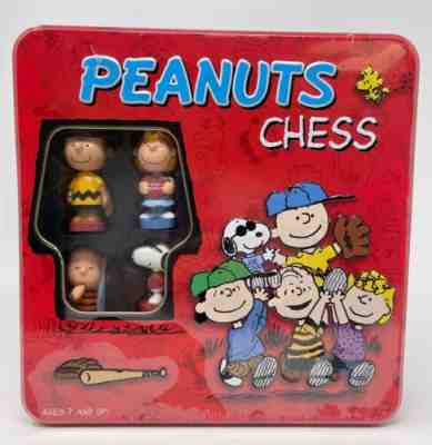 Peanuts Charlie Brown Snoopy & Friends Chess Set