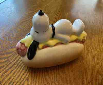 vintage SNOOPY Peanuts Hot Dog Coin Bank 1958 1966 United Feature