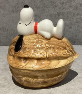 Vintage Rare Determined Ceramic Snoopy On A Walnut Trinket Box 1958 1966 UFS