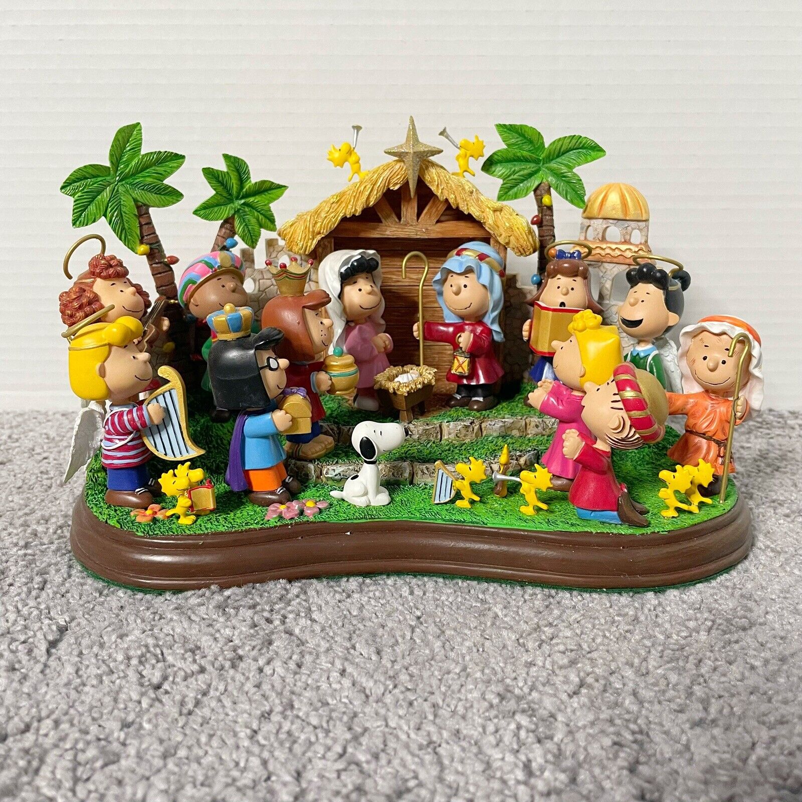 Danbury Mint 2007 Peanut Christmas Nativity Snoopy, Charlie Brown & Lucy. RARE!