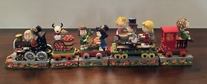 The Danbury Mint Holiday PEANUTS  Snoopy The Thanksgiving Special Train