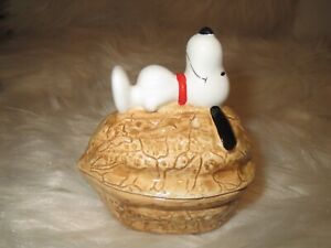 Vintage Rare Determined Ceramic Snoopy On A Walnut Trinket Box