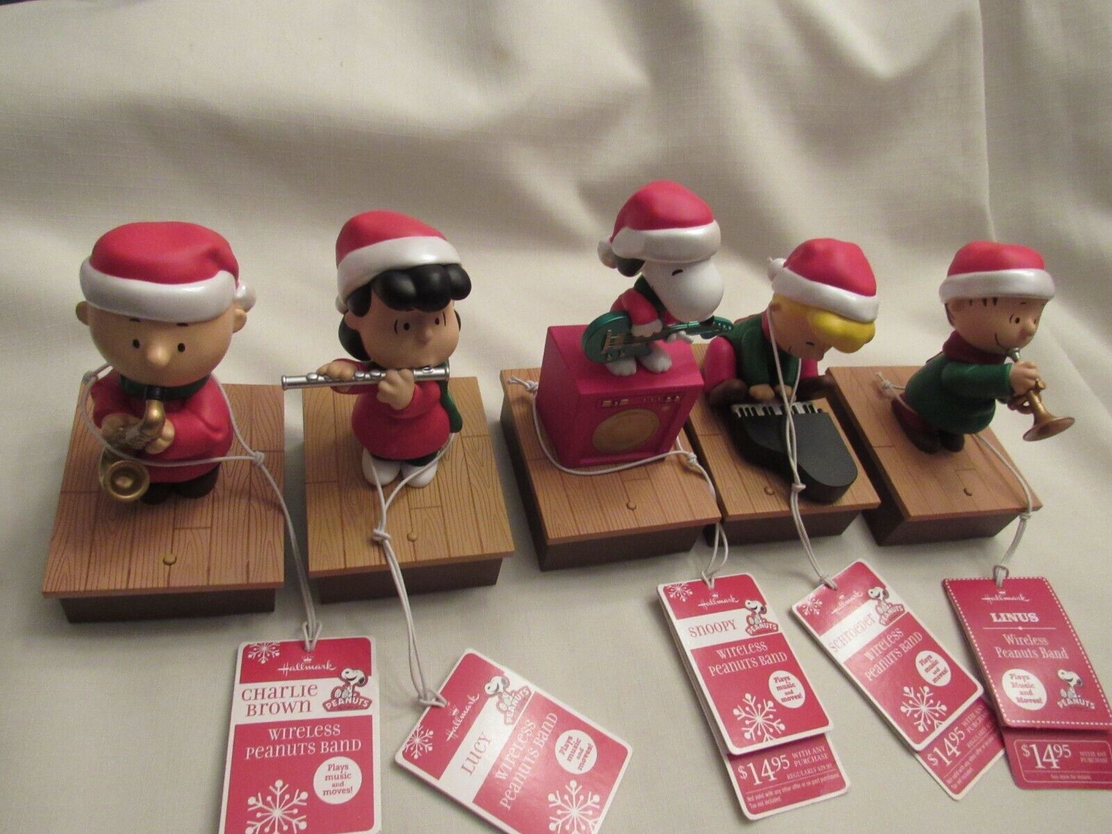 NOS  2011 HALLMARK WIRELESS PEANUTS BAND - CHRISTMAS  - 5 PC - MUSIC & MOVEMENT
