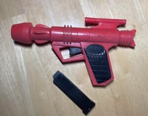 その他 Vintage PEZ space Gun Dispenser 1981 PEZ SPACE GUN RED & BLACK COMPLETE 1981 AUSTRIA VINTAGE
