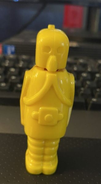 VERY RARE 1950’s Vintage Pez Space Robot Pez Dispenser Made In Austria Yellow