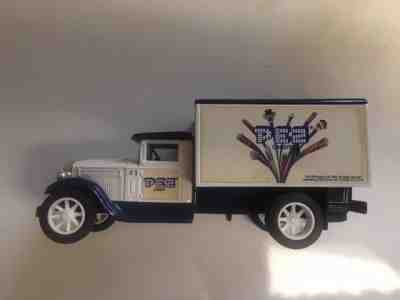 Ertl Die Cast Metal Pez #1 Truck  / Bank with Box (1990s)