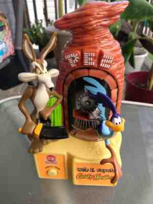 Rare And Collectible Pez Dispensers : Wylie Coyote Pez Value