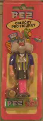 PEZ RUSSIAN SYLVESTER THE SOCCER PLAYES BODY PART ON RUSSIAN CARD