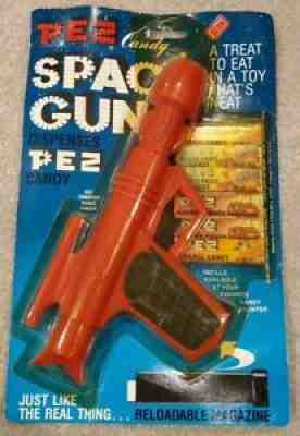 New Sealed Pez Space Gun 1982 / Mint in Package