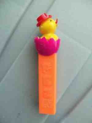 CHICK IN EGG Easter PEZ Dispenser, no feet, ORANGE stem, metal pin, 2.6 AUSTRIA