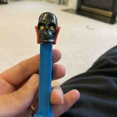 pez misfit black mr. skull halloween blue stem rare