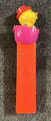 VTG CHICK IN EGG Easter PEZ Dispenser No Feet ORANGE Stem Metal Pin - AUSTRIA