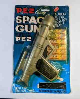 Vintage 1982 Pez Silver Space Gun MOC With Pointy Fins!!