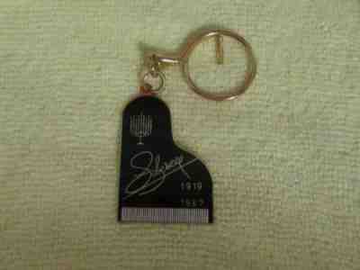 COLLECTABLE KEYCHAIN LIBERACE 1979-1987 GREAT MEMORABILIA GREAT SHAPE PIANO SHAP