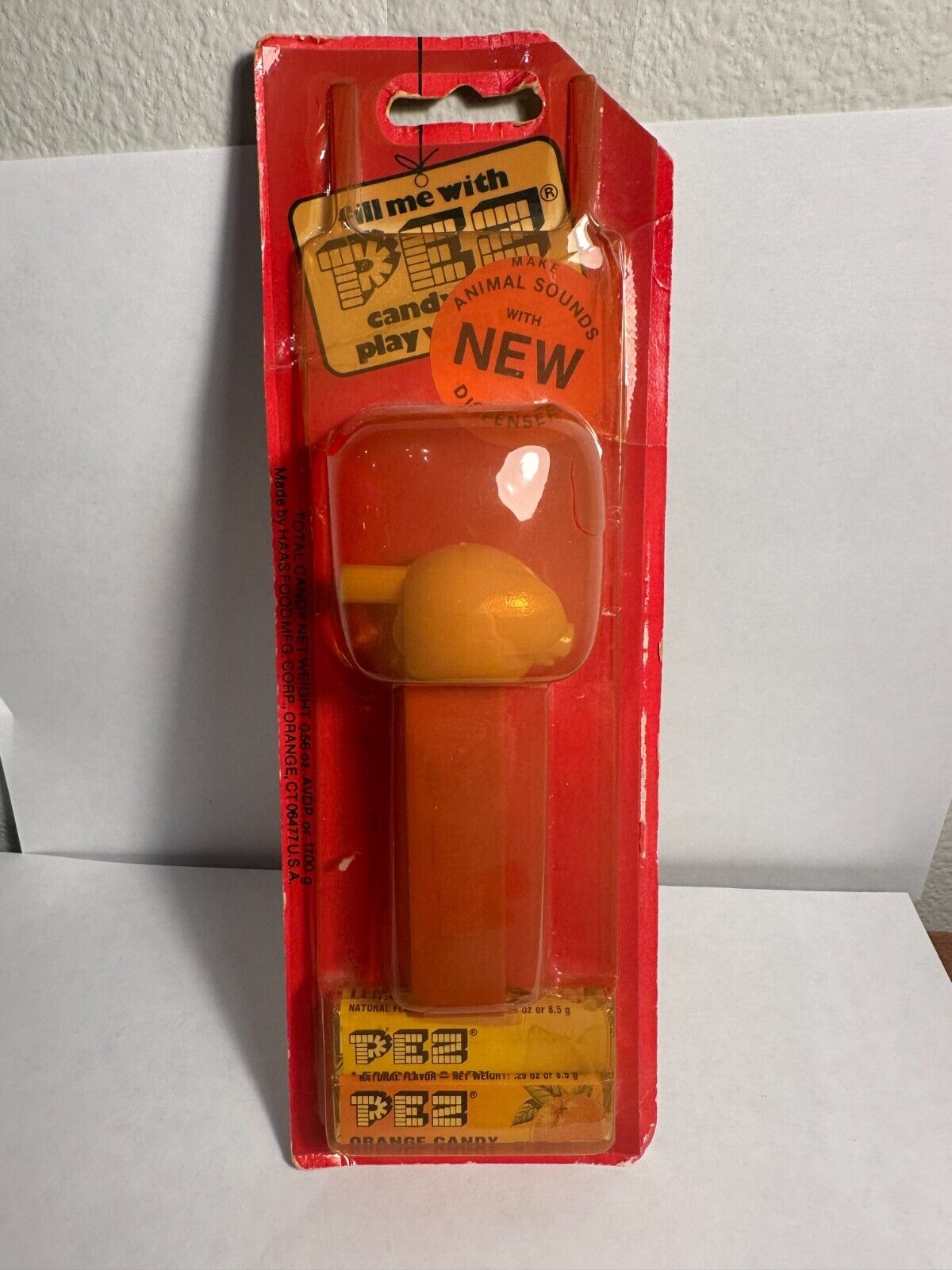 PEZ dispenser - Pig MMM On Card