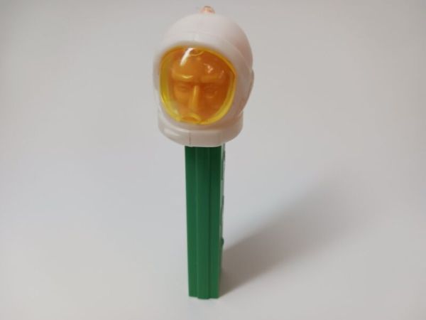 PEZ Vintage Astronaut Spaceman White Helmet Green Stem No Feet Candy Dispenser