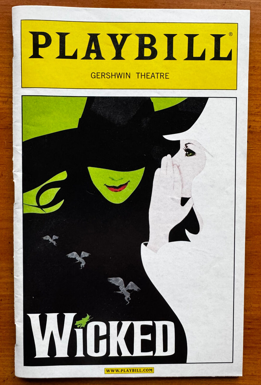 Idina Menzel Kristin Chenoweth WICKED Broadway Playbill Gershwin Theatre 2004
