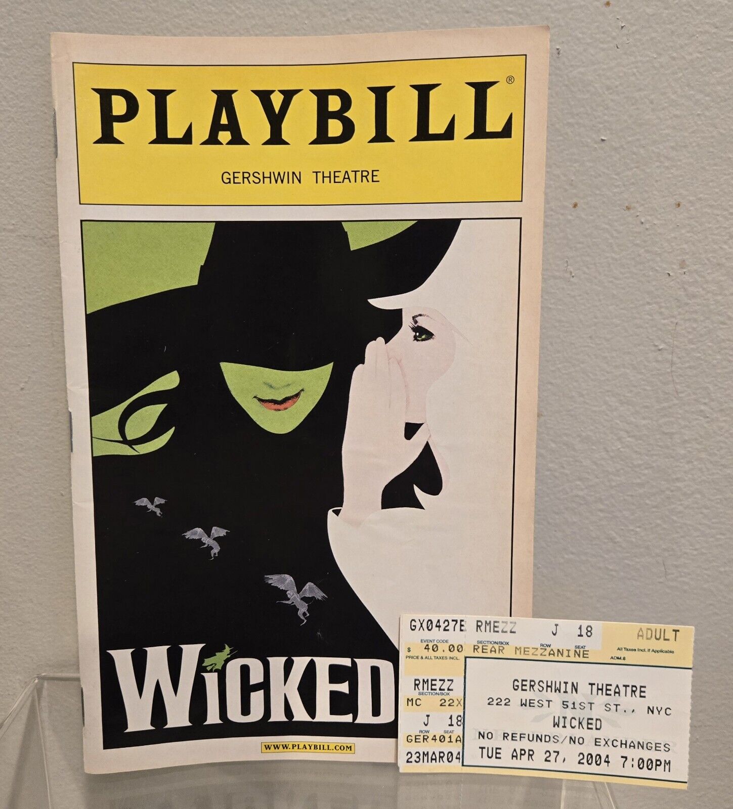 Idina Menzel Kristin Chenoweth WICKED Broadway Playbill 2004 w/tkt stub