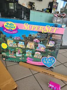 1995 Polly Pocket Pollyville Super Set 13772 An Entire Town! Complete!!!!