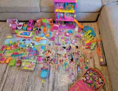 Polly Pocket suprise mall, hundreds of clothes and accessories, pets, mat, cars