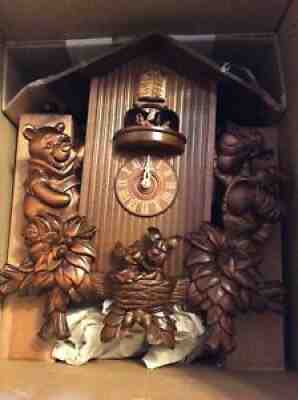 DISNEY: 1999 ANTON SCHNEIDER "WINNIE THE POOH" GERMAN BLACK FOREST WALL CLOCK