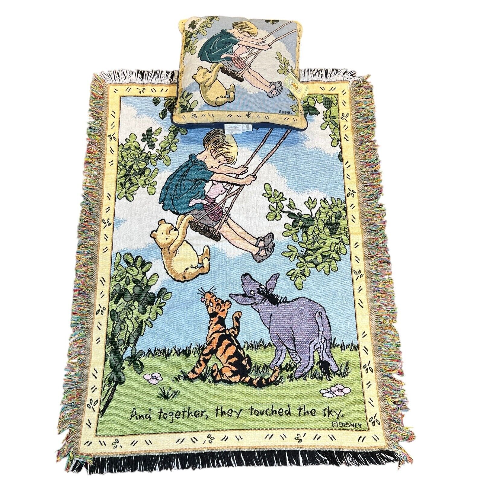 USA製 Disney Pooh tapestry rug Vintage Disney Classics Winnie The Pooh Tapestry Throw