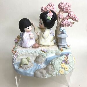 115922 Precious Moments May Love Blossom All Around You - Figurine RARE VHTF