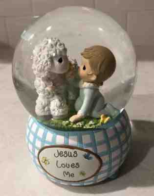 Precious Moments musical water globe "Jesus Loves Me"