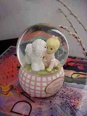 Precious Moments Musical 100mm Water Snow Globe “Jesus Loves Me