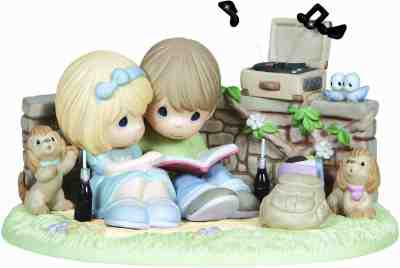 Precious Moments , Limited Edition Couple Listening to Record Player 133039