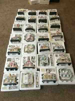 PRECIOUS MOMENTS HAWTHORNE CHRISTMAS VILLAGE - 28 SET COLLECTION - LOT