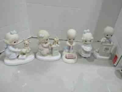 Lot of 30 Precious Moments Figurines Vintage dogs clowns lambs bears