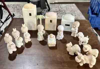 1982 retired Precious Moments Mini Manger Set