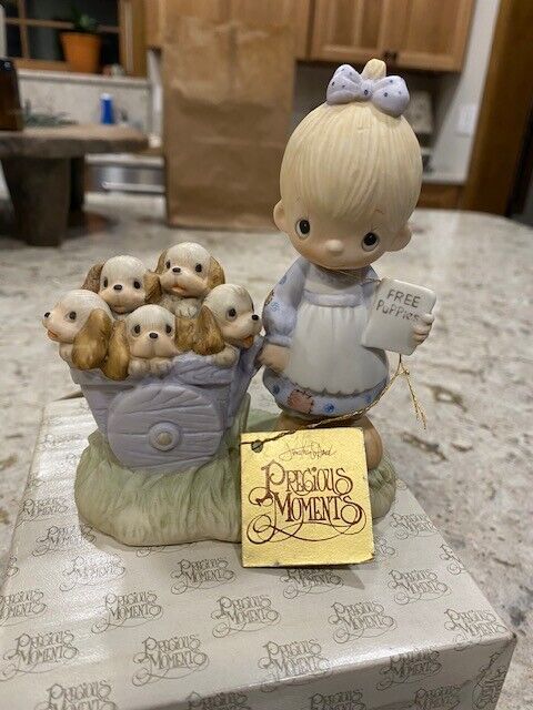 Precious Moments Figurine (rare) God Loveth A Cheerful Giver (1977) Discontinued