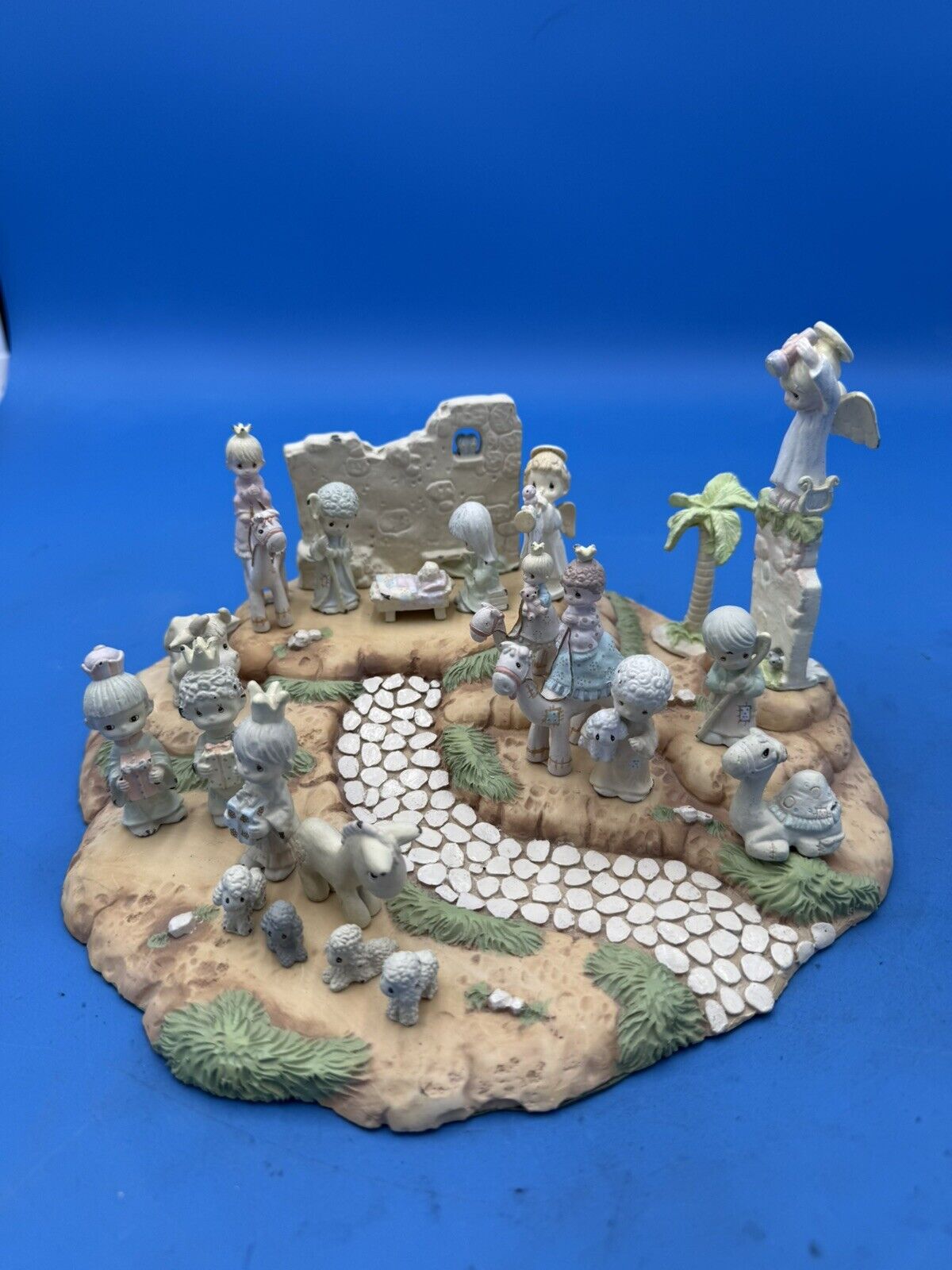 Vtg Enesco Precious Moments 23pc Miniature Nativity Pewter Set