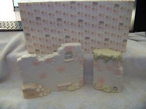 PRECIOUS MOMENTS NATIVITY TWO SECTION WALL #E-5644 W/BOX VTG 1981 TAIWAN R.O.C.