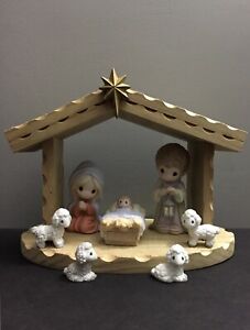 Precious Moments 8 Pc Christmas Nativity Scene Wood Stable Holiday Diorama Set