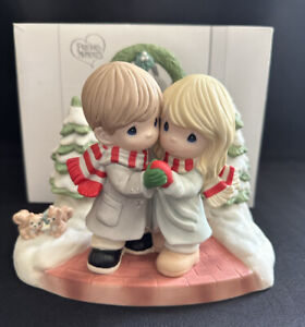 PRECIOUS MOMENTS MEET ME UNDER THE MISTLETOE CHRISTMAS FIGURINE 201024