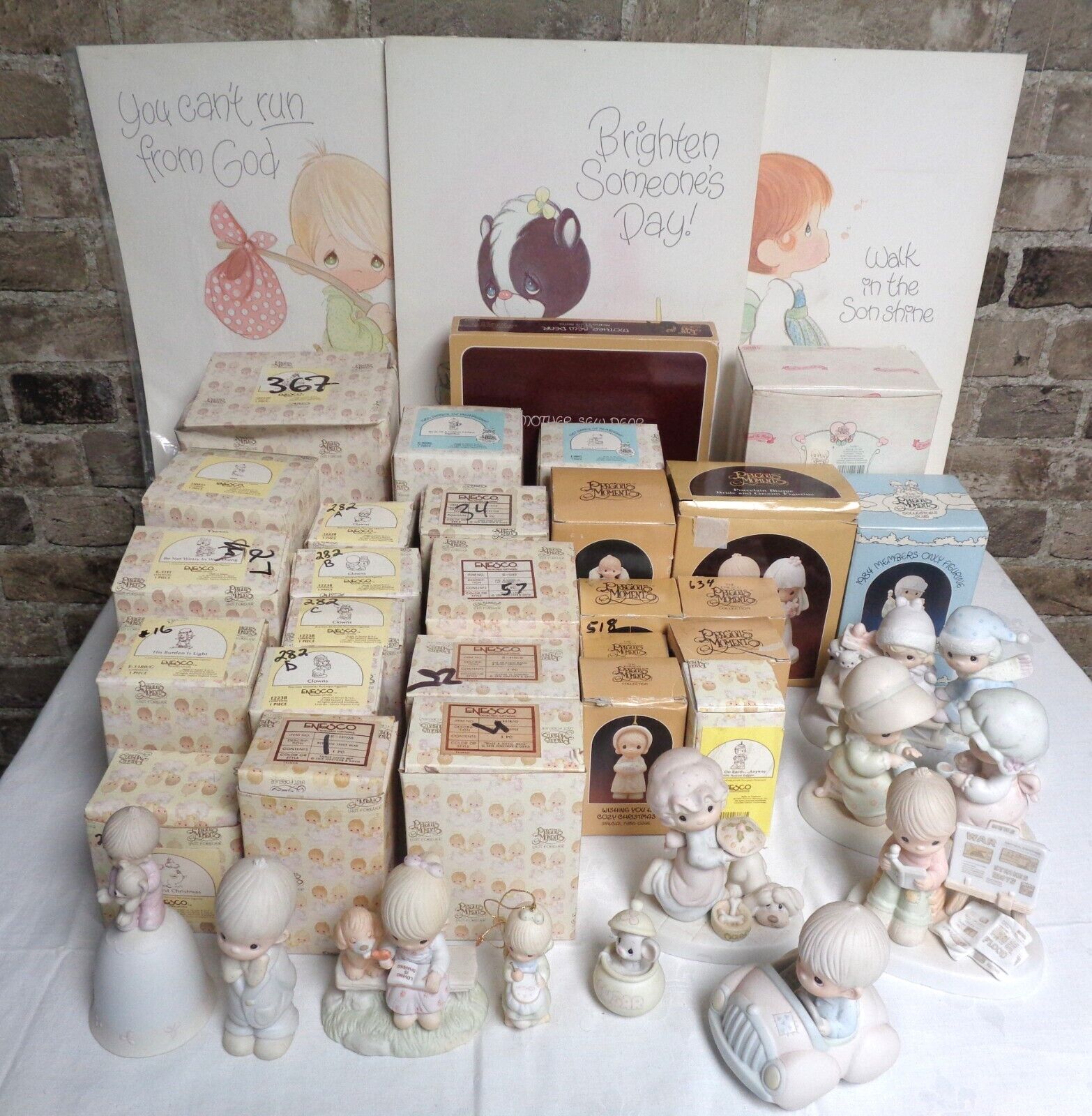 precious-moments-collectibles-christmas-pin-value-guide-price-list