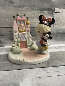 Precious Moments Disney Figurine, “A Smile Means Friendship To Everyone #890048