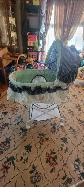 Precious Moments Bassinet