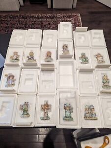 ENESCO: PRECIOUS MOMENTS WIZARD OF OZ SET 12 PCS WITH 3 DISPLAYS- RARE!